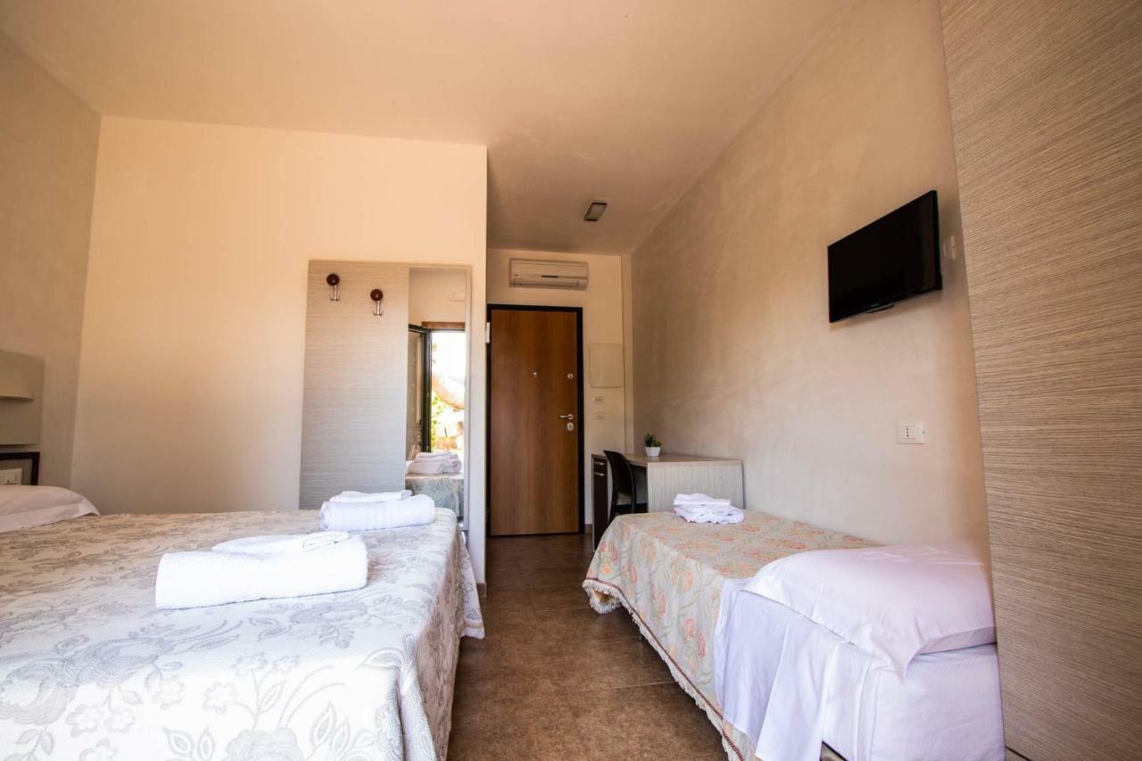 Hotel Eden Carovigno Extérieur photo