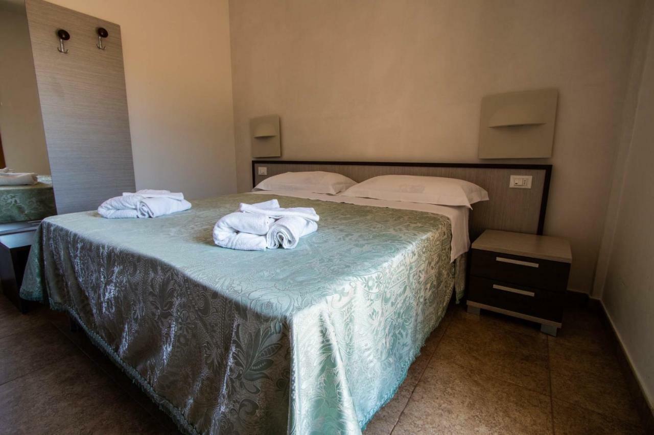Hotel Eden Carovigno Extérieur photo