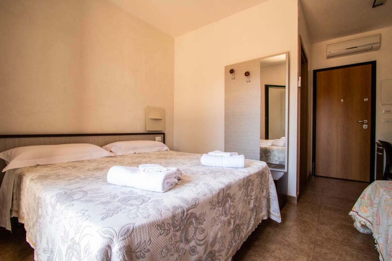 Hotel Eden Carovigno Extérieur photo